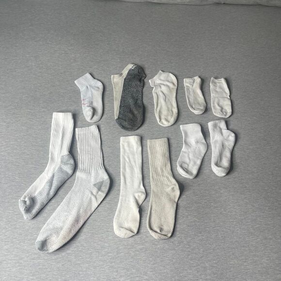 Hanes Women’s Athletic Performance Mismatched 11 Ankle & Crew Socks - Picture 2 of 6